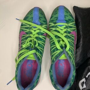 Nike spikes 8.5